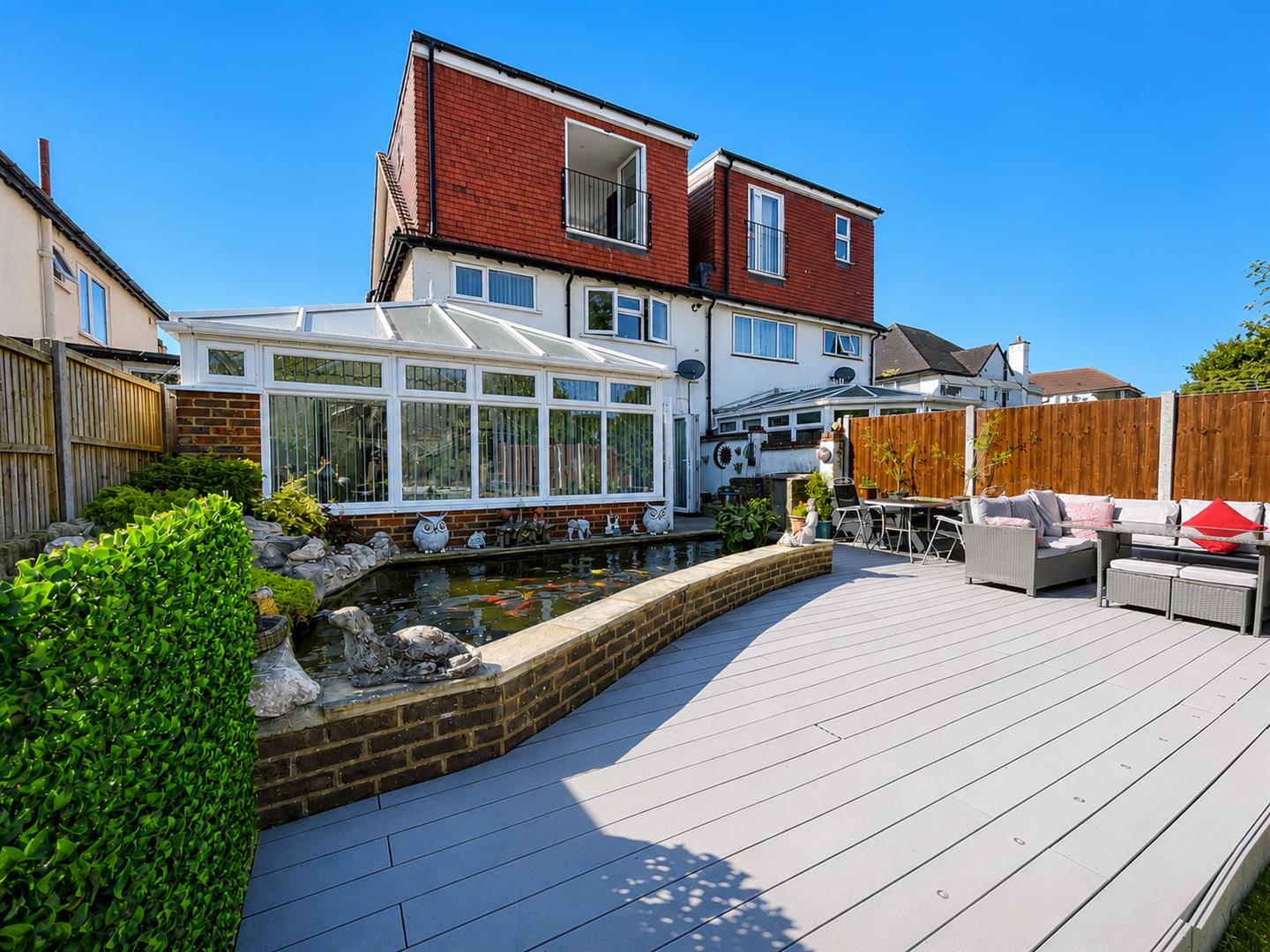 Mead Crescent, Sutton